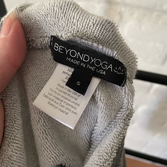 Beyond Yoga boatneck/dropped shoulder heather grey sweatshirt EUC (see fit pics) - Picture 4 of 6